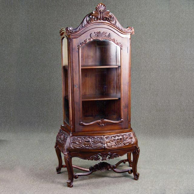 Late baroque vitrine