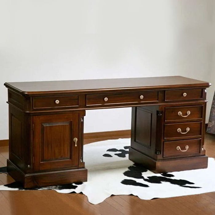 Colonial partner desk
