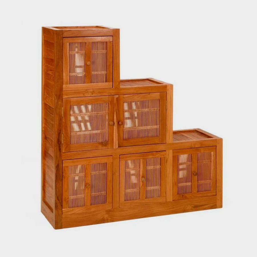 Stair cabinet trellis