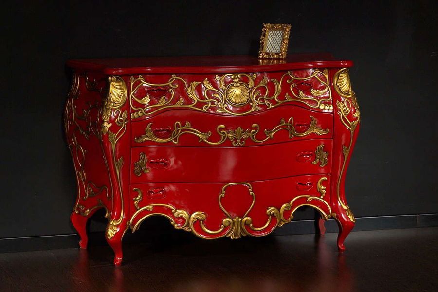 Rococo bombee dresser 3 drawers painted in red and gold